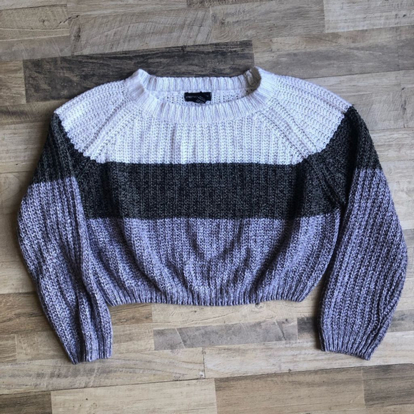 Streetwear Society Sweaters - Streetwear Society cropped knit pullover sweater size Large Grunge Comfy